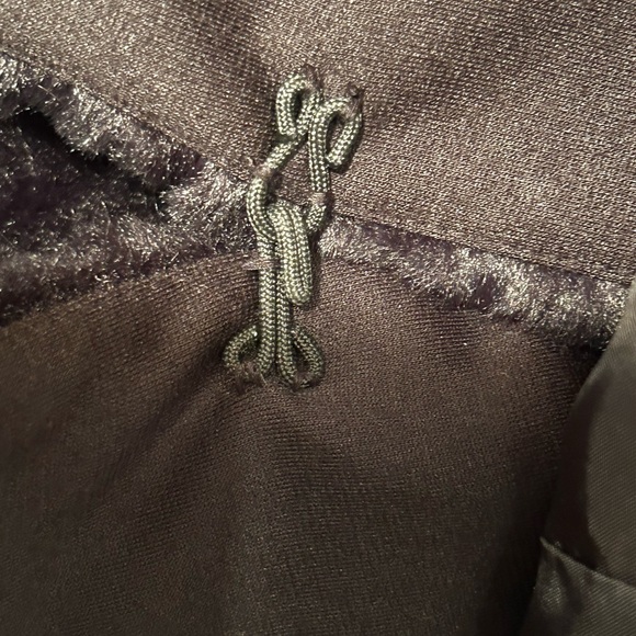 WOMENS MEDIUM BLACK FAUX FUR CHEVRON PRINT HOOK & EYE CLOSURE JACKET - Picture 4 of 6